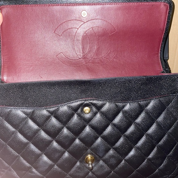 CHANEL Maxi Double Flap Quilted Black Caviar - Picture 5 of 16